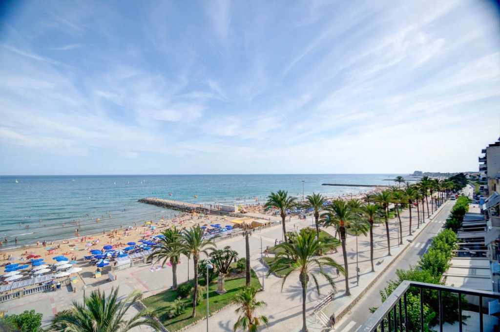 Blue Sea Front