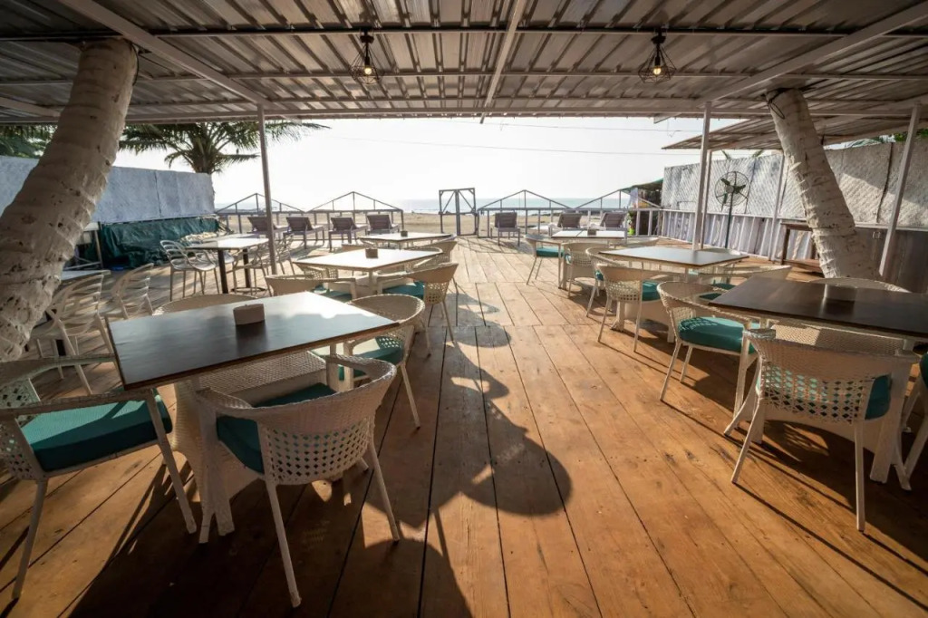 Antares Beach Resort
