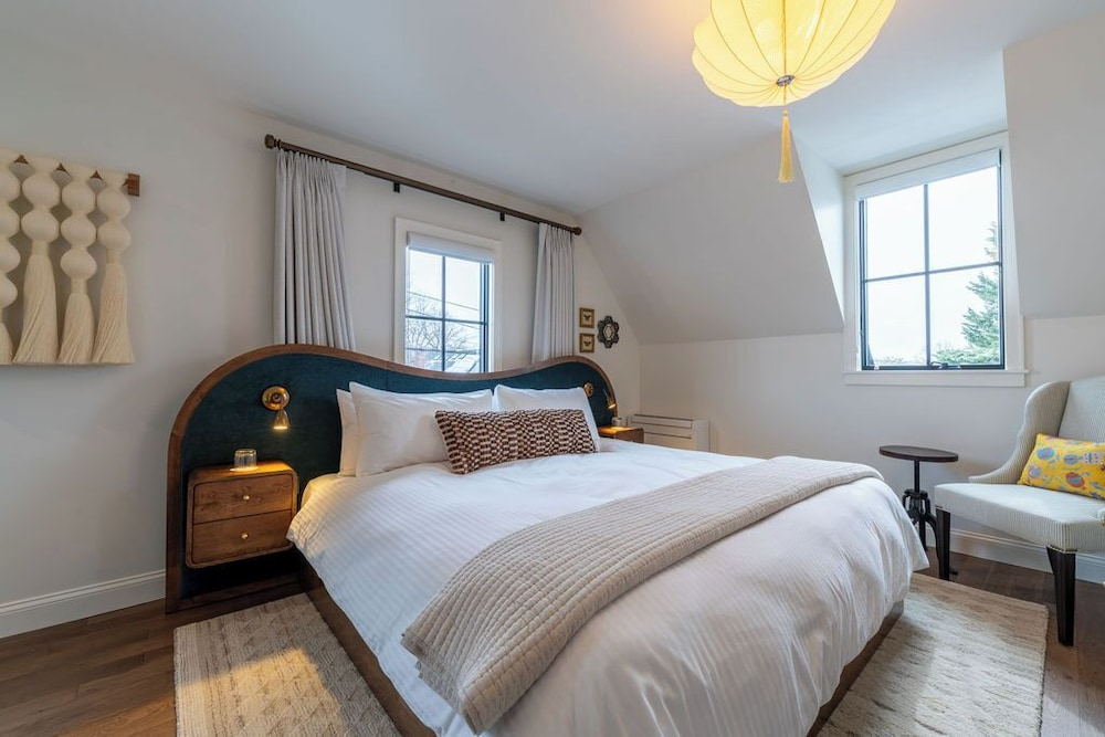 The Francis Hotel & Suites