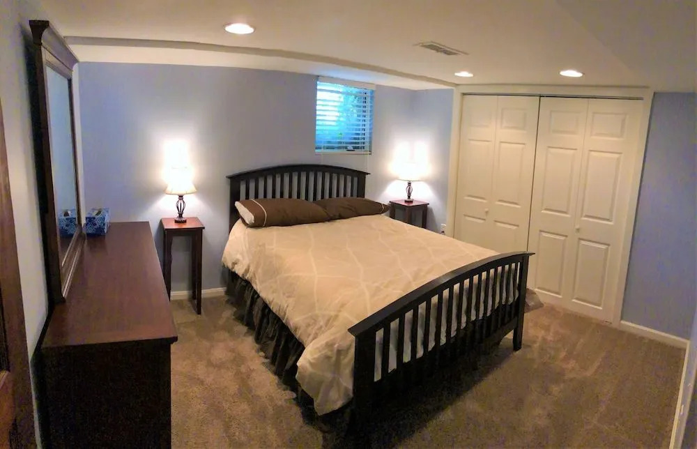 Tudor in the Downtown Historic District 6Br Home