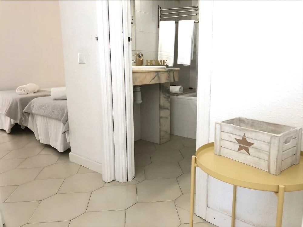 T&H Novelty 114 Family Apartment Salou