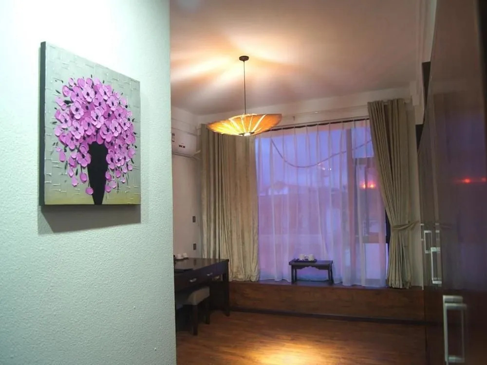 Dali Encounter Hotel