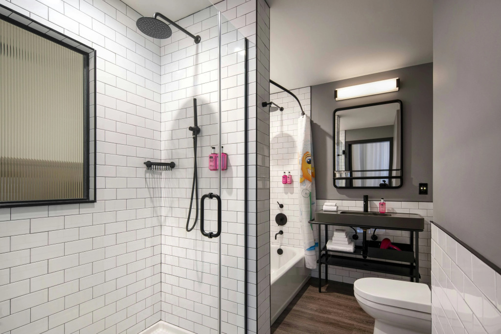 Moxy Nashville Vanderbilt Area