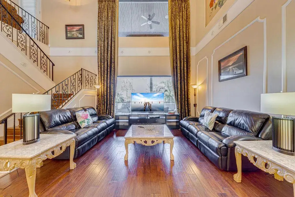 Spacious 7 Bedroom Home Close to Disney, Kissimmee, US