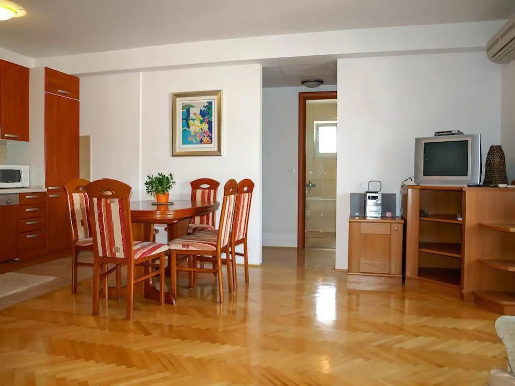 Adora Apartment 2