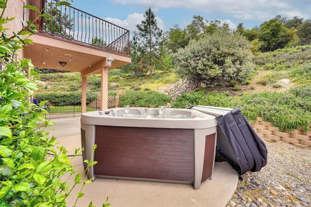 Hot Tub, Games & Sports: Luxury Yosemite Escape