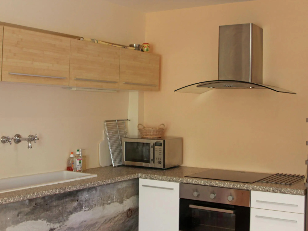 Lovely Cottage in Valréas with Swimming Pool