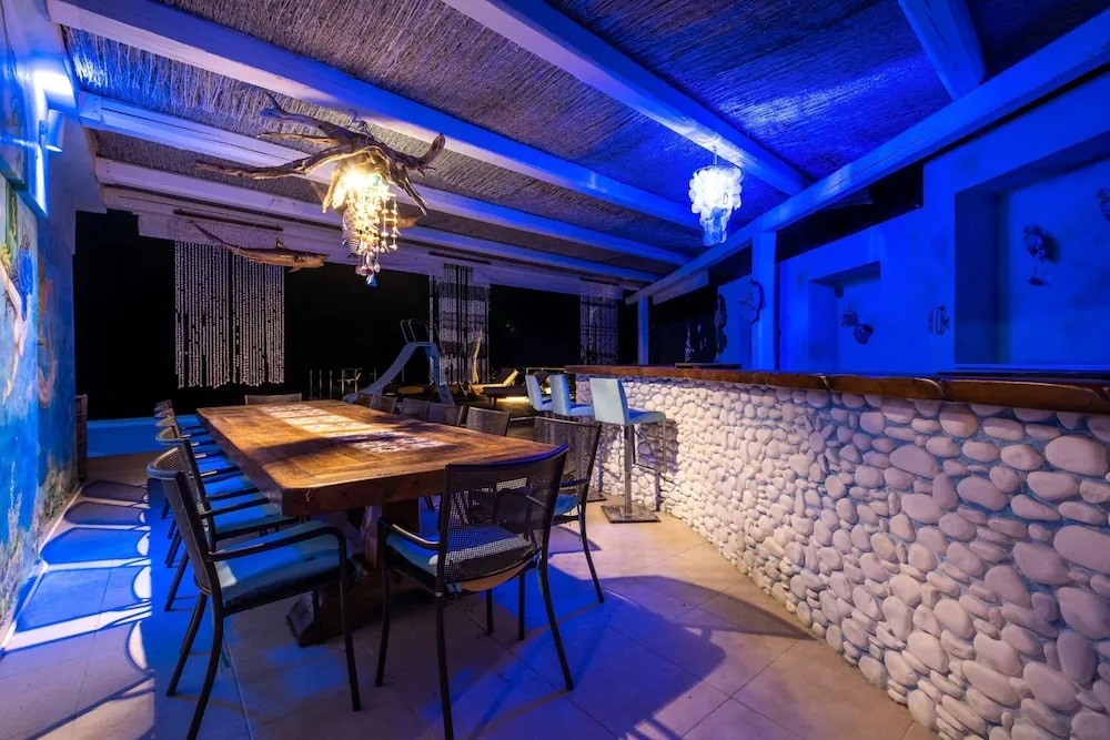 Icarus Luxury Beachfront Villa