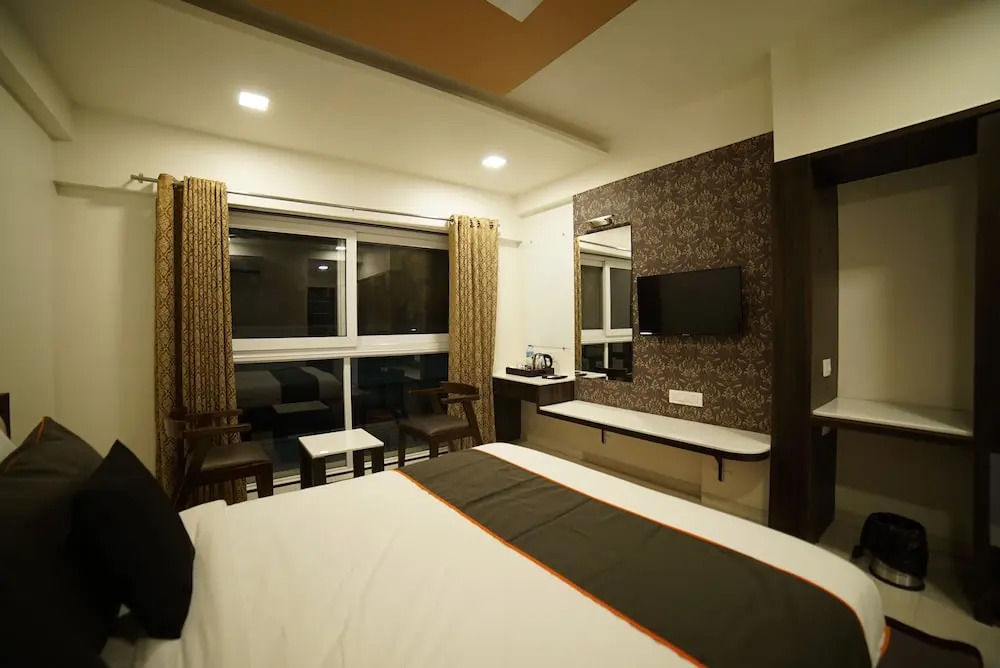 Collection O 41226 Ramji's Residency