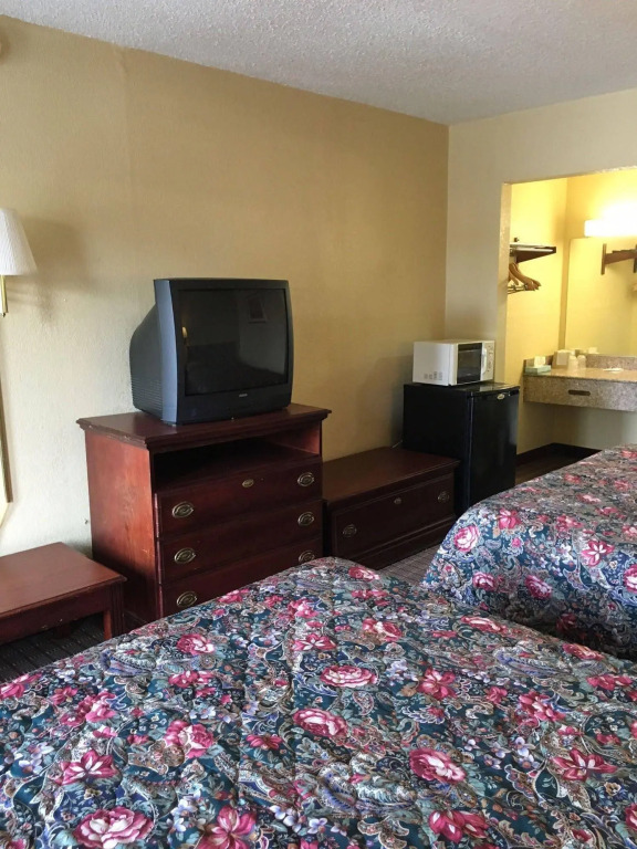 Travel Inn Lebanon Nashville Near I-40