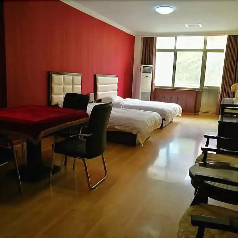 QIANNA HOTEL GLORIOUS (Xinxiang Baligou)