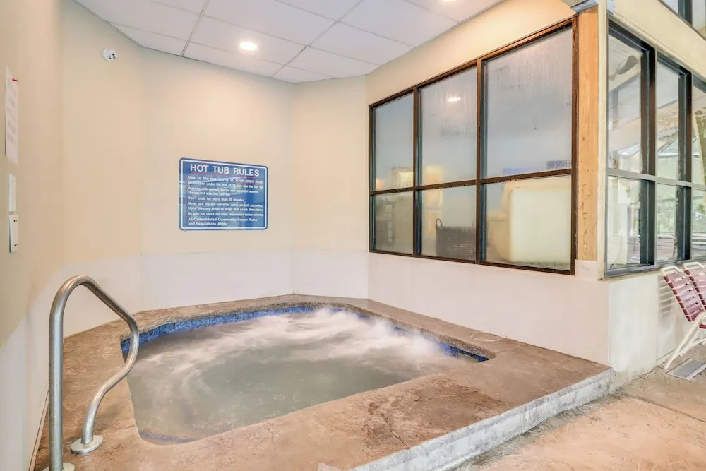 Community Indoor Pool: Tannersville Townhome