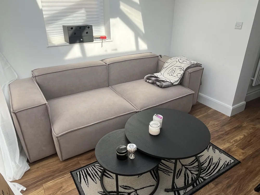 Newly Refurbished 1-bed Apartment in Croydon Se25