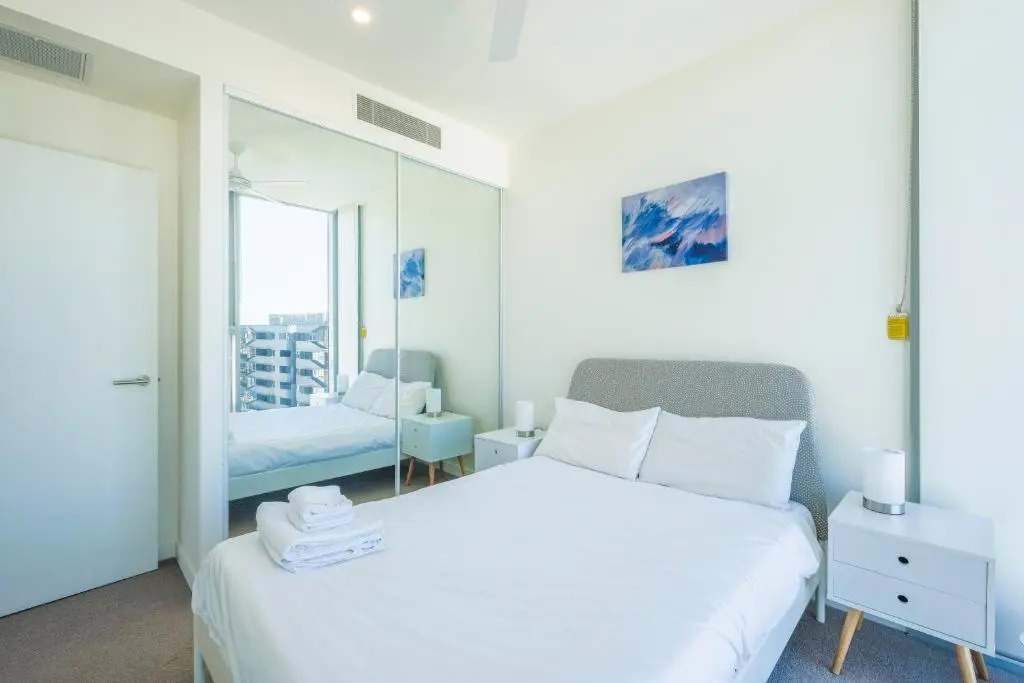 AirTrip Apartments on Doggett Street