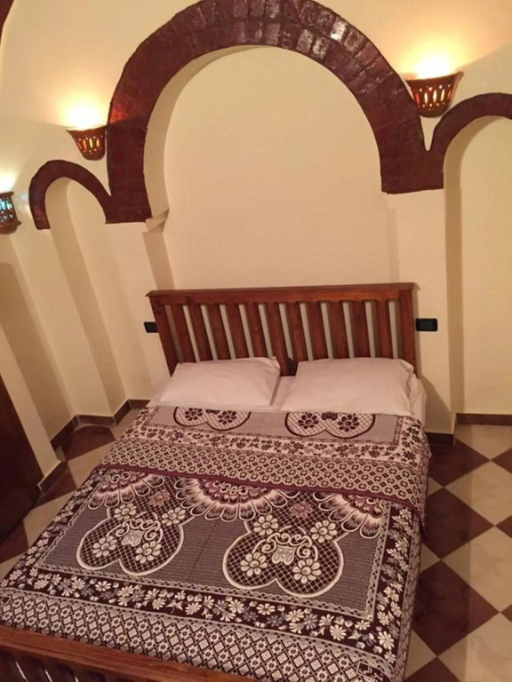 Shahhat View House, Charming Private Villa in Luxor West Bank with Habu Temple Views, for up to 6 guests