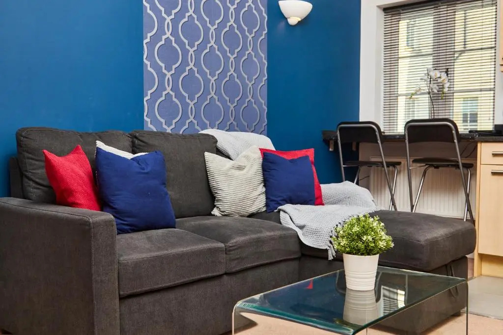 Boutique Bath Apartment Free Parking