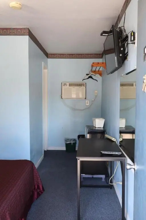 Economy Inn