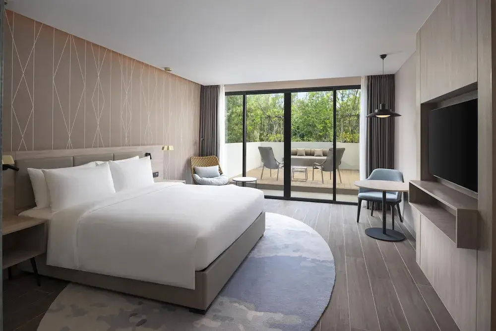 Radisson Blu Resort, Phuket Mai Khao Beach