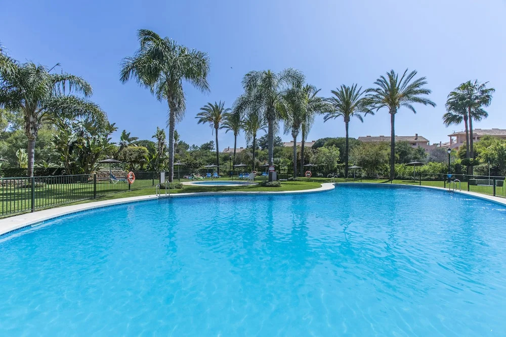 Perfect Location Between Golf and Beach