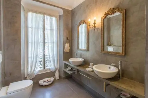 Penthouse Lou Lòu by iVillamia com