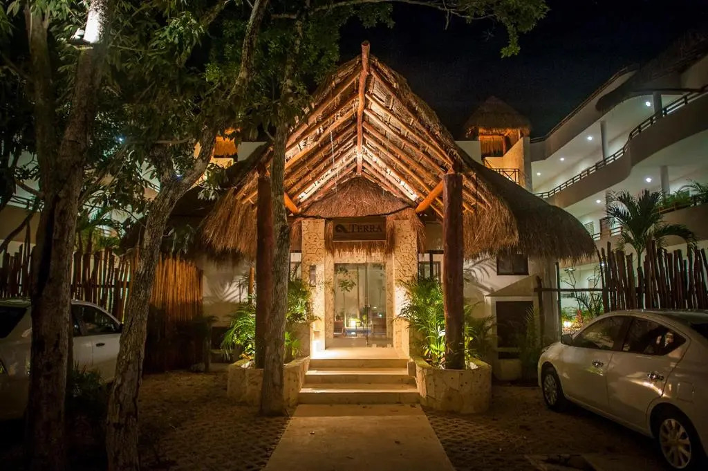 Serene modern condo, 2 BD & snorkel & 200 MB WIFI