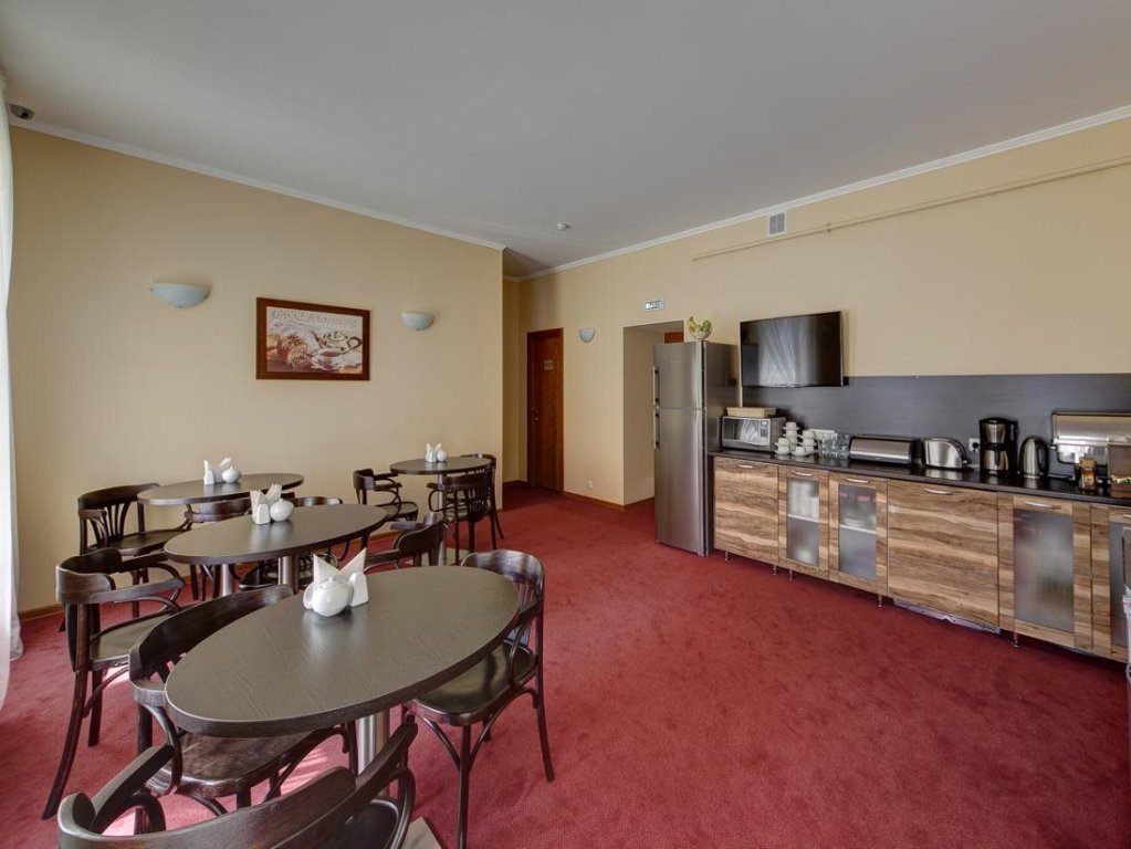 Solo in Nevsky Prospect Guest house