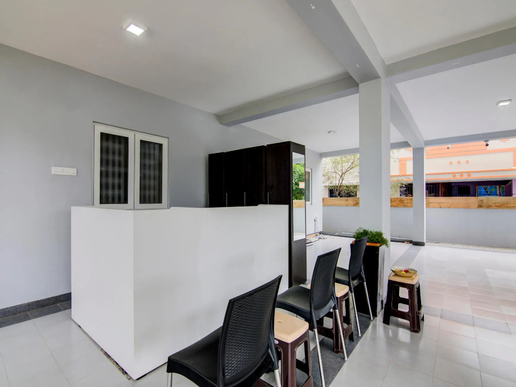 OYO Flagship 24147 Royal Stay