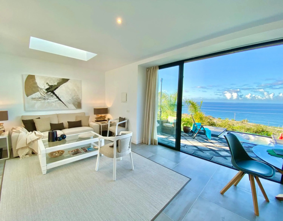 Casa Lava Luminosa y con Magníficas Vistas