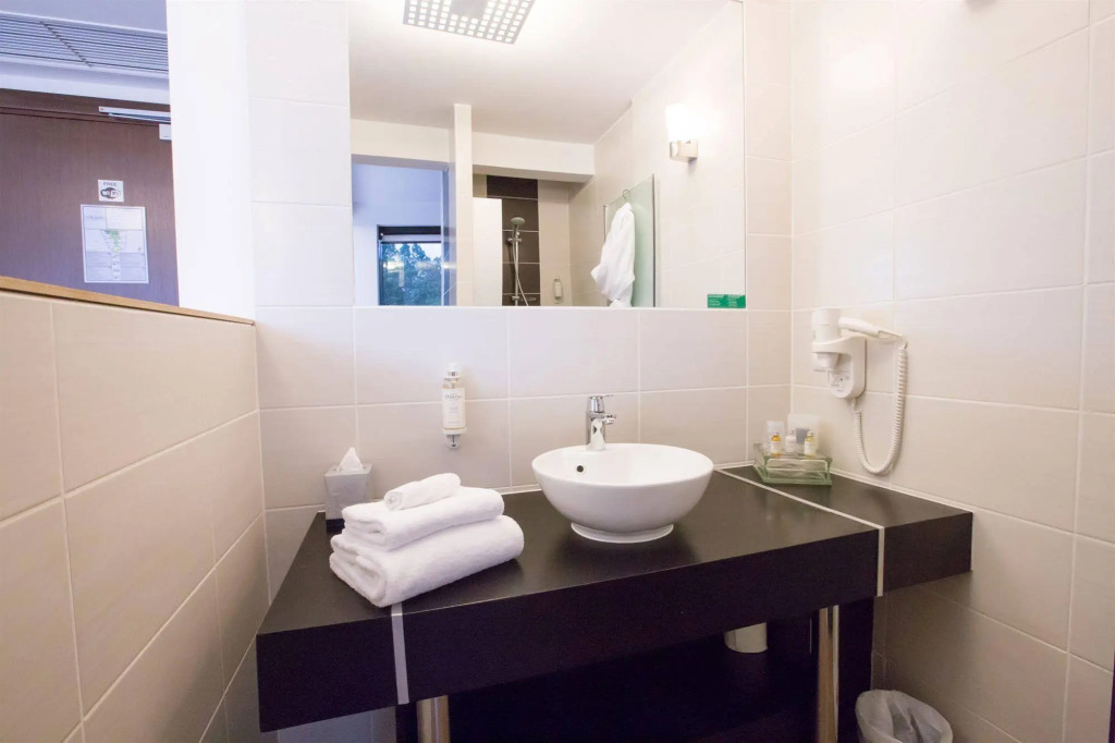 Le Pier Toulouse Hotel