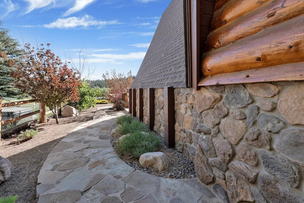 BIG Bear DEN #2152