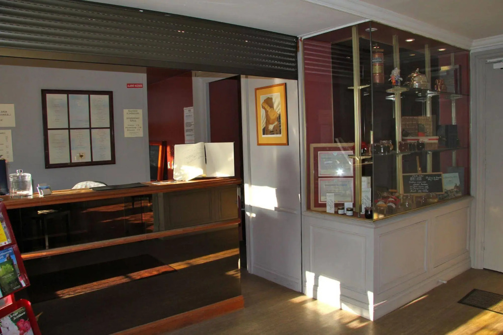 Logis Hôtel Restaurant LE COCHON DOR