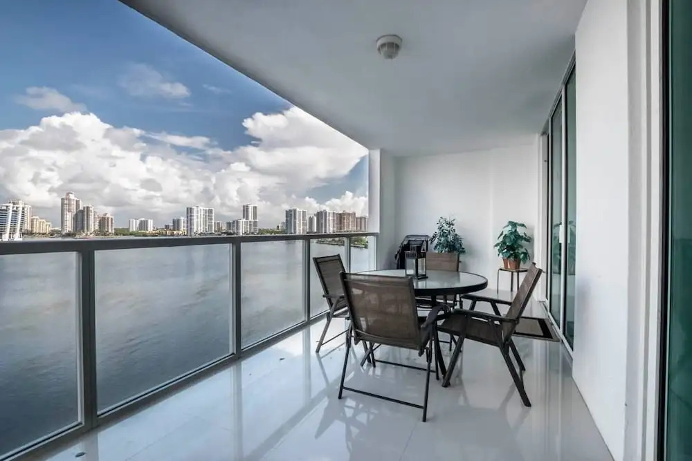 Le Marina Bay 1006 by Go Florida Condo Sunny Isles