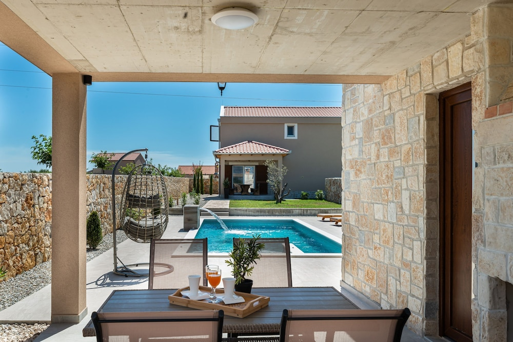 Villa Rea 3 with heated pool