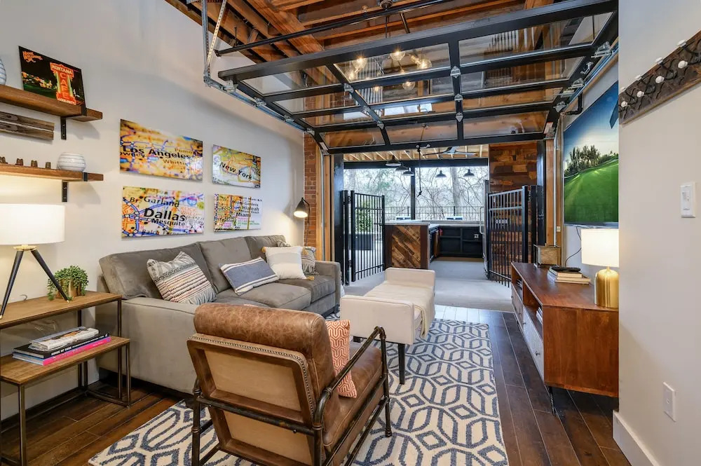 New Listing! Chic W/ Pool & Rooftop Deck 1 Bedroom Condo