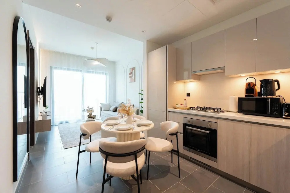 Chic 1BR Apartment - The Crest Dubai