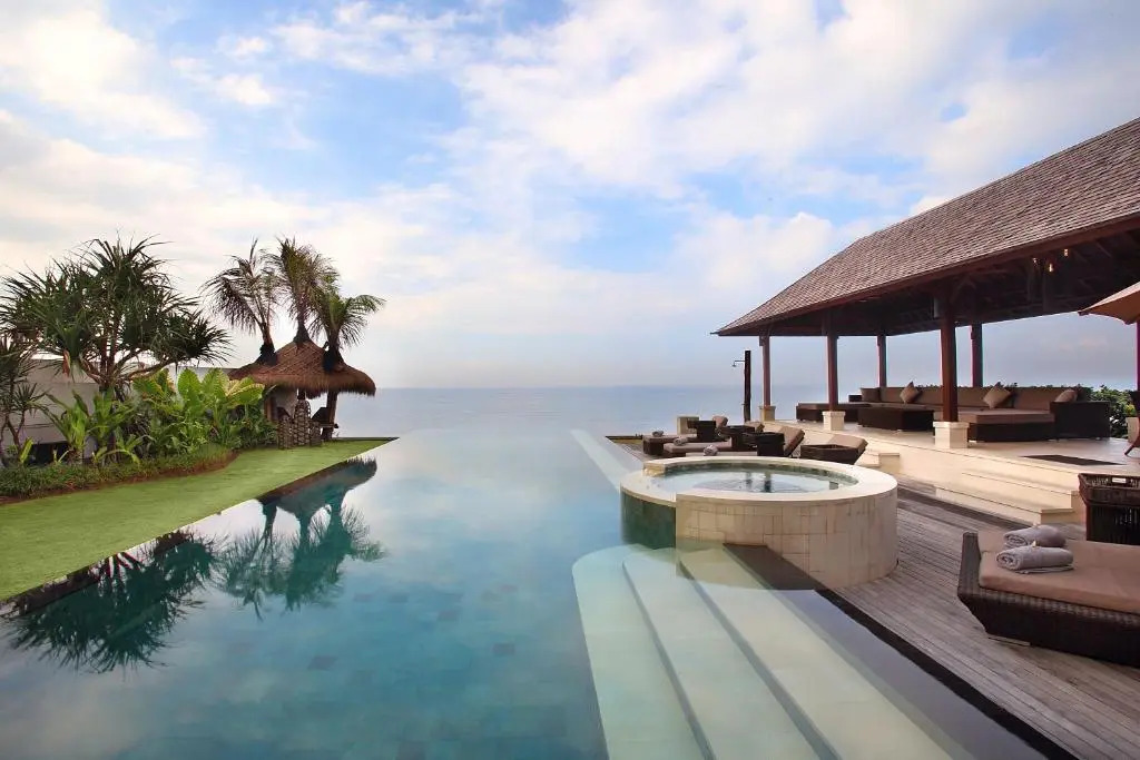 Villa Rosita Oceanfront Villa with Private Chef in Bali