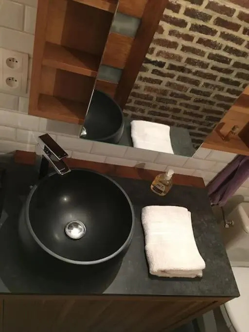 Studio 29 m2 proche La Défense WIFI