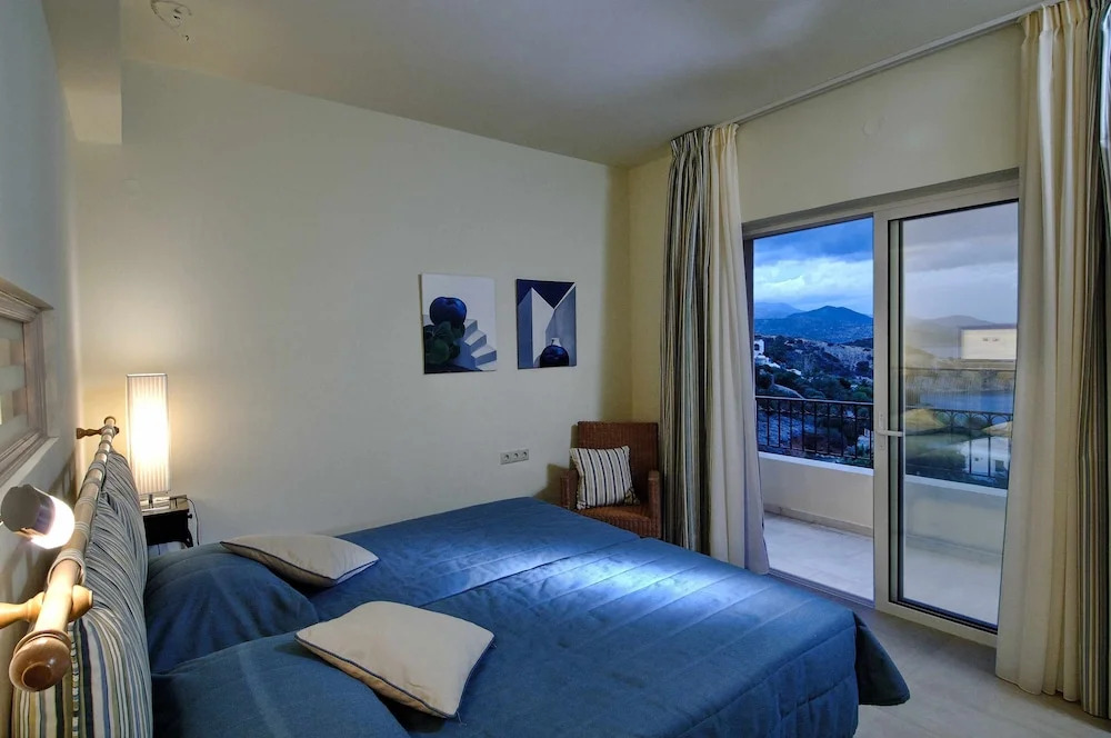 Villa Ouranos our dream in blue and cream with seaview and pool