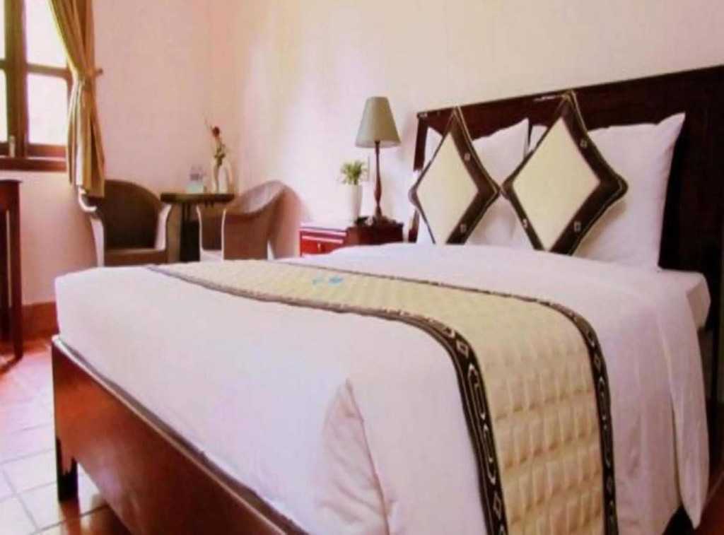 Nha Viet Hotel