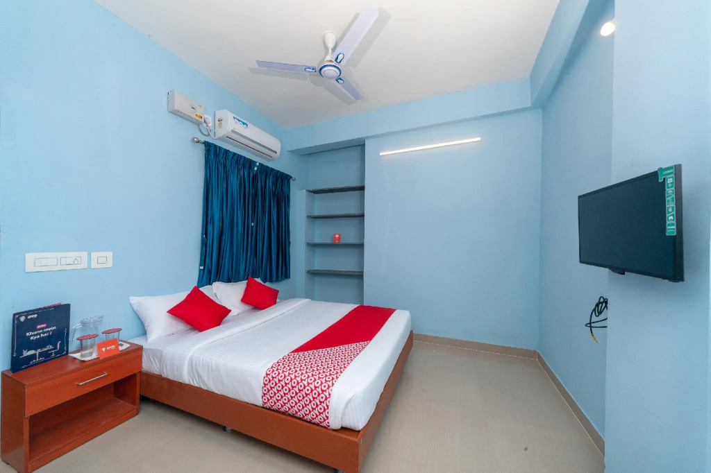 Oyo 15702 Thulsi Residency