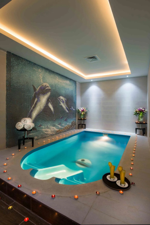 Rose Continental Hotel