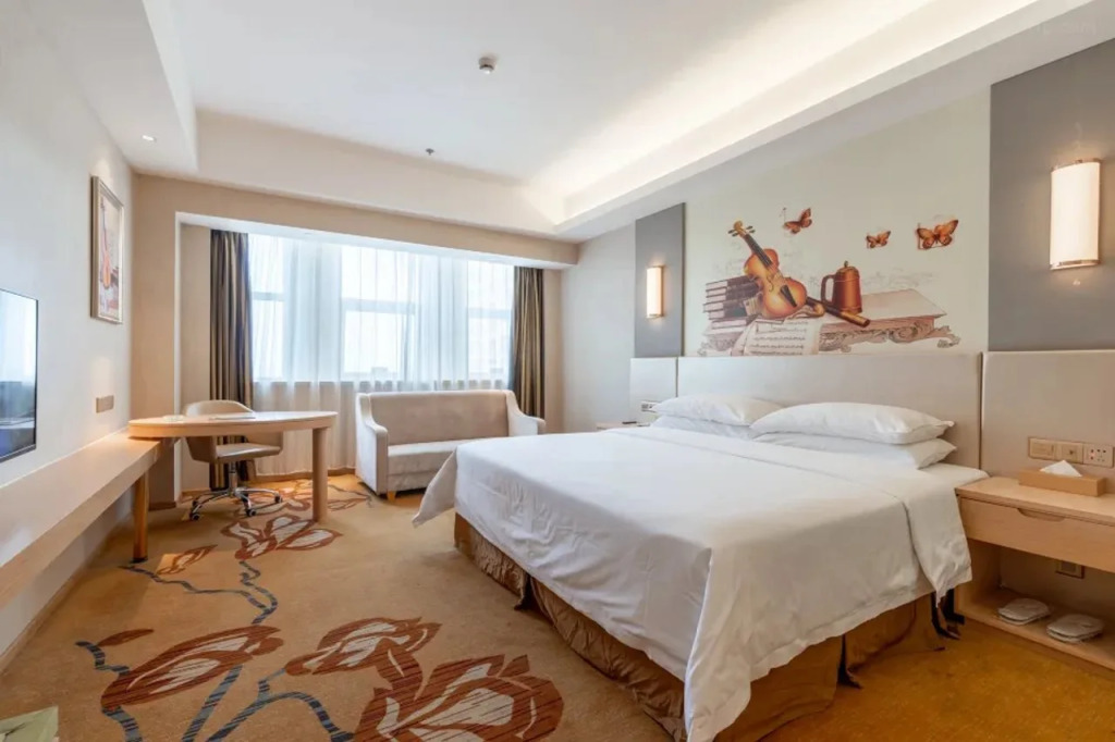 Vienna International Hotel (Zhongxiang Zhongbai Square)