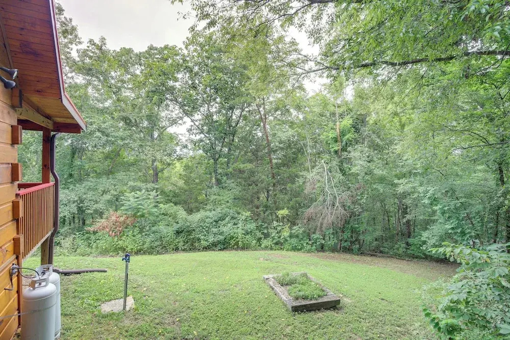 Sevierville Log Cabin W/ Hot Tub Near Dollywood!