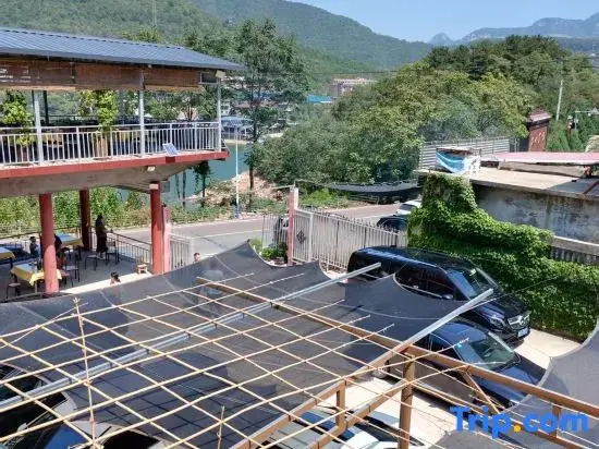 Ziyuexuan Farm Stay