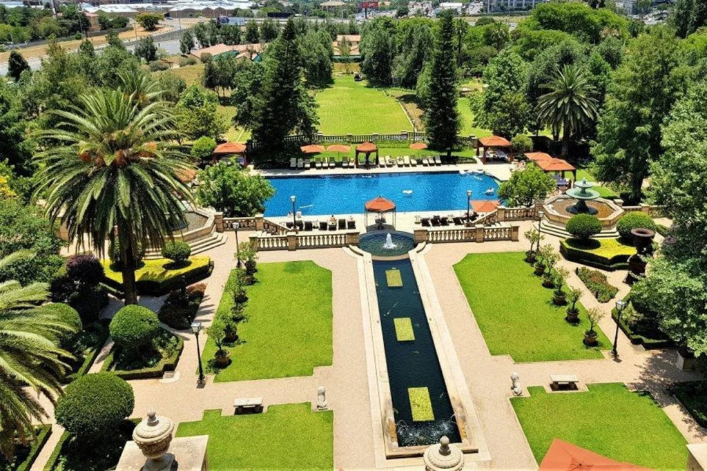 Palazzo Hotel