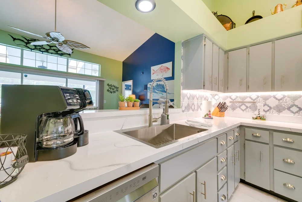 Sunny Home w/ Pool & Lanai - Near Rainbow River!