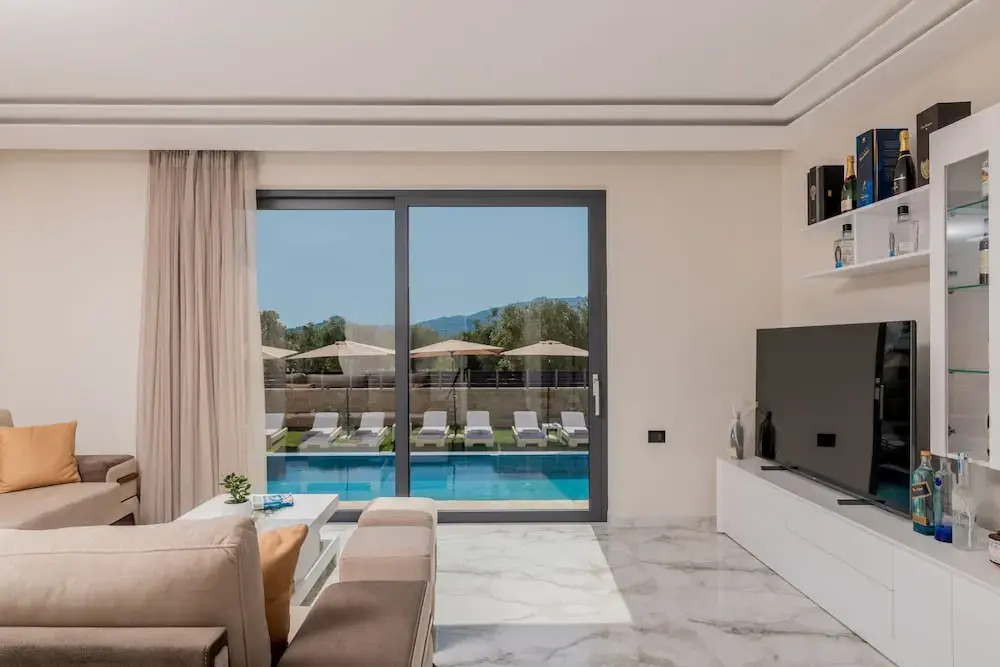 Boheme Villas close access to Laganas Resort