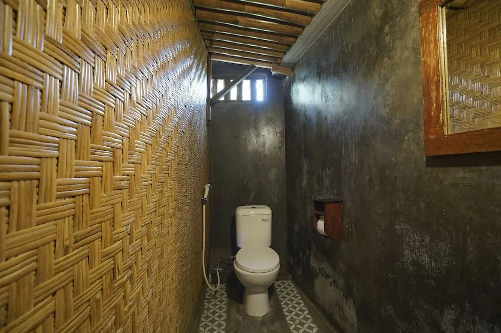 Oyo 2523 Kayu Beach Villa