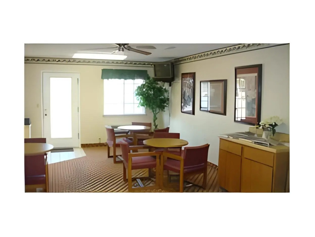 Regency 7 Motel