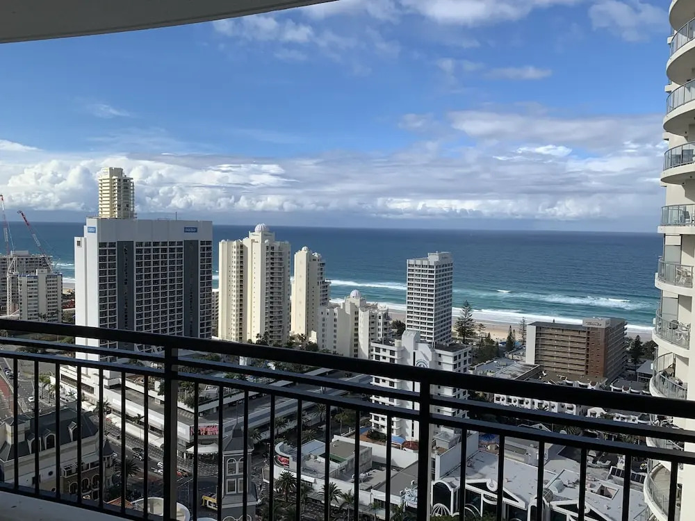 Chevron Renaissance - Private Apartments - Hosted by Coastal Letting Co